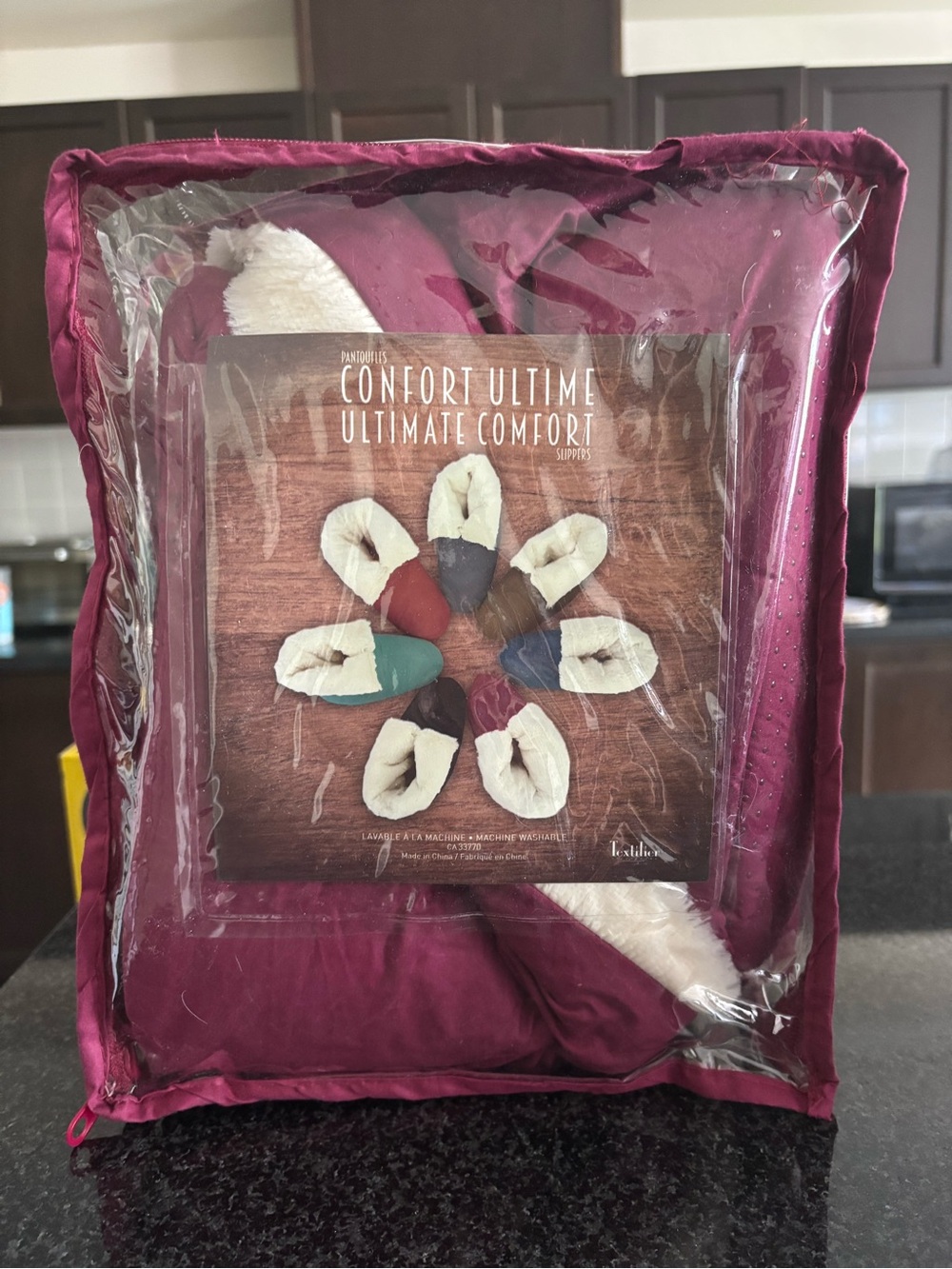 BNIB Textilier Ultimate Comfort Slippers - Burgundy